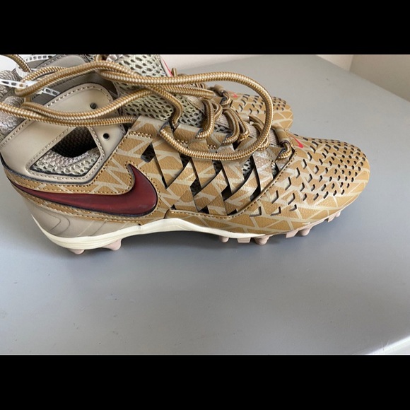 Nike Cleats Size 7 Men’s/9 Woman - Picture 2 of 4